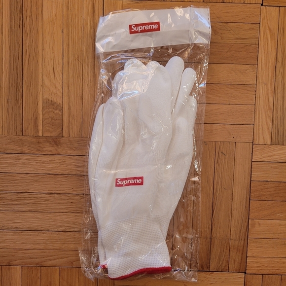 SUPREME Rubberized Work Gloves - Picture 2 of 4